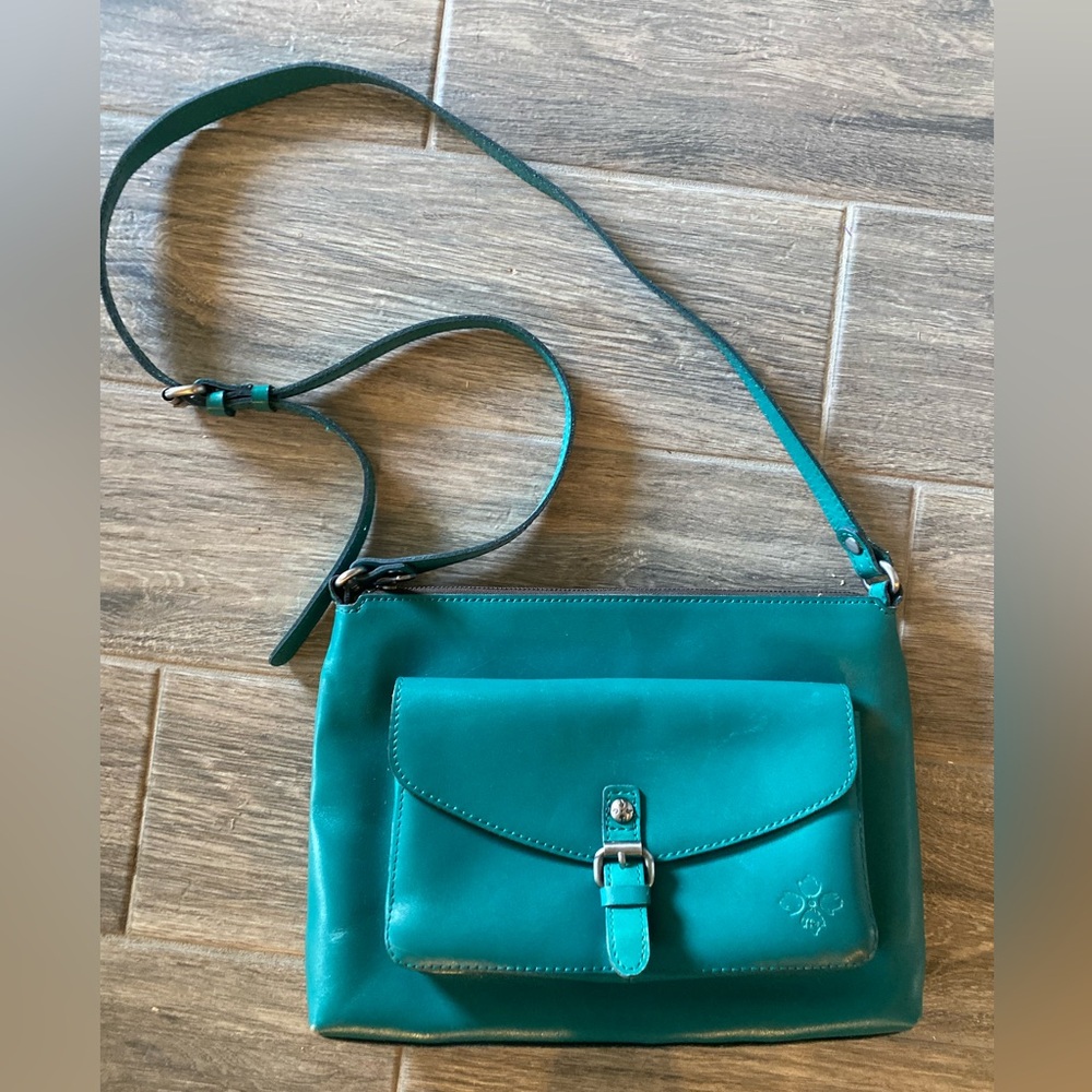 Teal Leather Crossbody Bag with Front Pocket Patricia Nash 🟢🔵